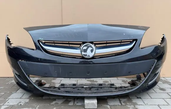 Opel Astra J Front bumper 13368660