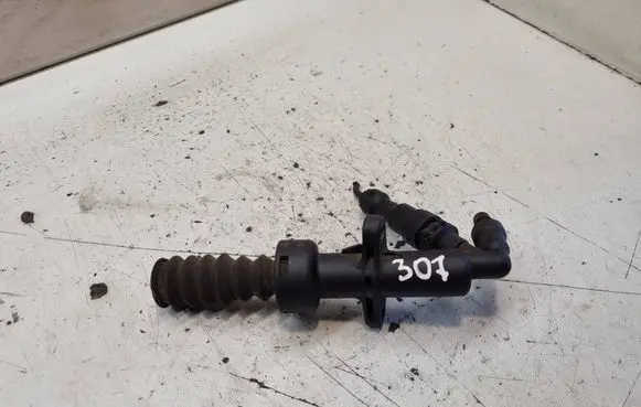 Clutch slave cylinder