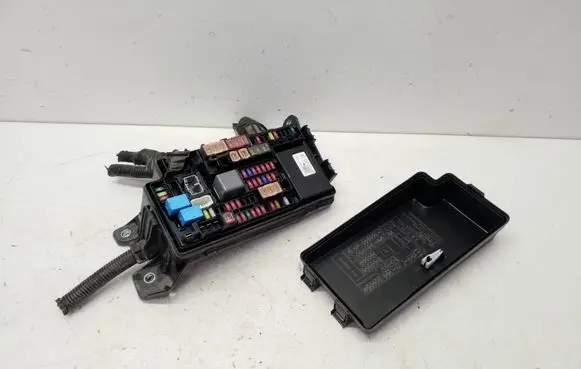 Toyota Prius (XW50) Fuse box set 8264147050A 10893W 8266247250