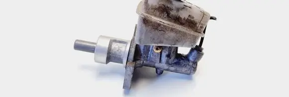 Mercedes-Benz E W210 Master brake cylinder A2024300202