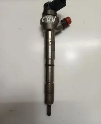 Audi A5 8T 8F Fuel injector 04L130277AE