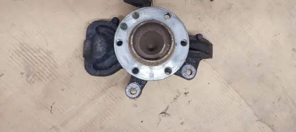 Mercedes-Benz Sprinter W907 W910 Front wheel hub spindle knuckle A9073320000
