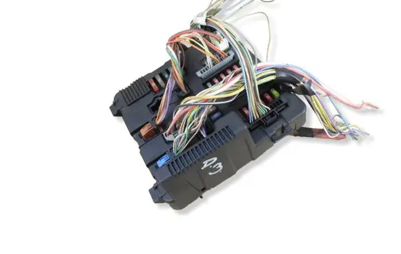 Renault Scenic II - Grand scenic II Fuse module 8200306032B 04330 S118399200E