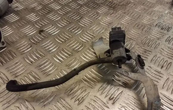 Renault Trafic III (X82) Turbo solenoid valve 8200762162 320930795RB