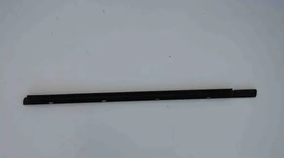 Mercedes-Benz C W203 Door glass trim 