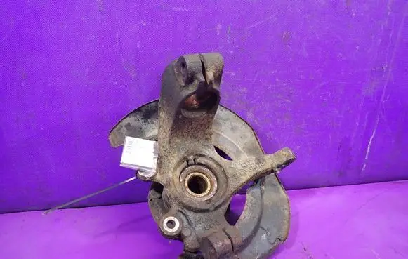 Mazda 3 I Front wheel hub spindle knuckle