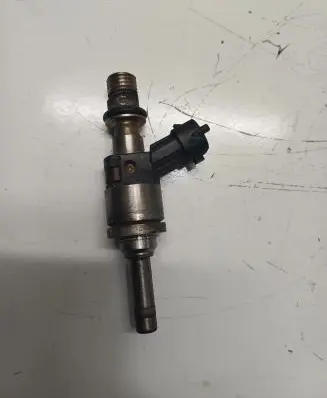 Porsche Cayenne (9PA) Fuel injector 94811012882