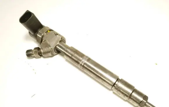 Mercedes-Benz C W203 Fuel injector A6110700987