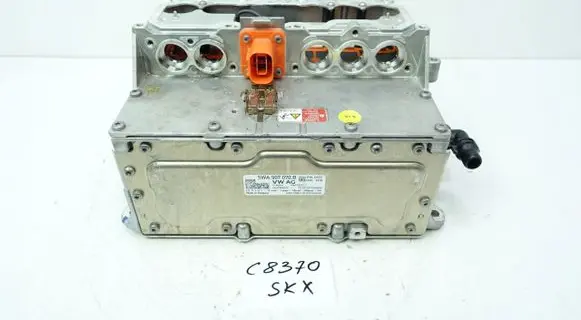 Volkswagen PASSAT B8 Voltage converter/converter module 5WA907070B