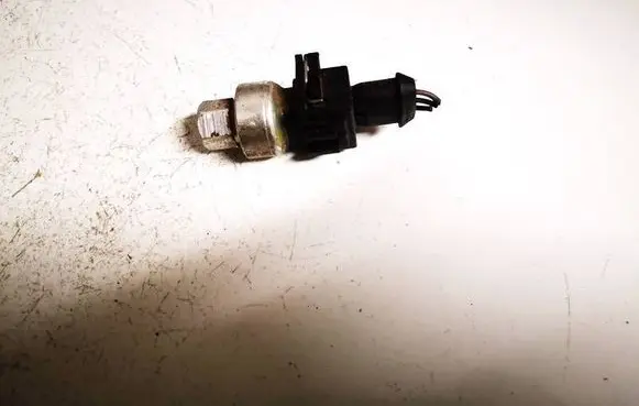 Volvo XC70 Air conditioning (A/C) pressure sensor 