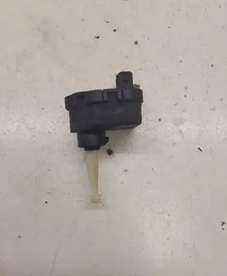 Headlight level adjustment motor