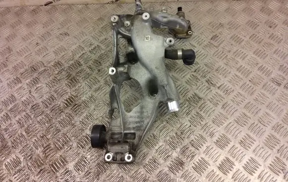 Mercedes-Benz A W176 Generator/alternator bracket A6512011709