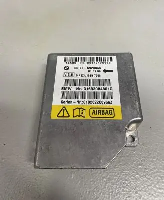 BMW 5 E39 Airbag control unit/module 6920848