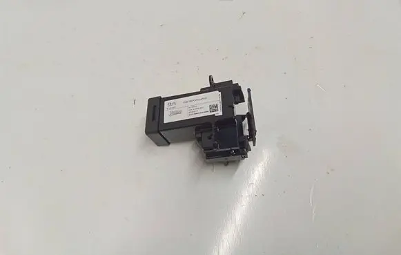 Citroen C4 II Picasso Ignition key card reader 9814247280