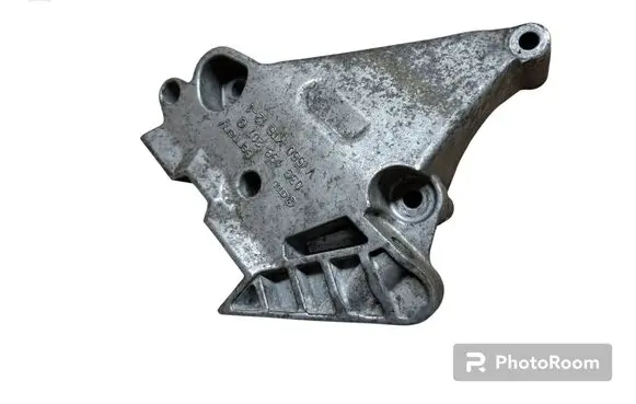 Volkswagen Golf V Engine mounting bracket 03G199207G