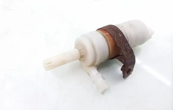 KIA Sorento Headlight washer pump 