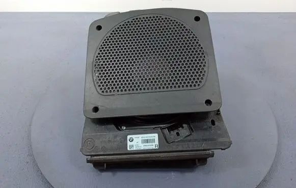 BMW 3 F30 F35 F31 Subwoofer speaker 9210150