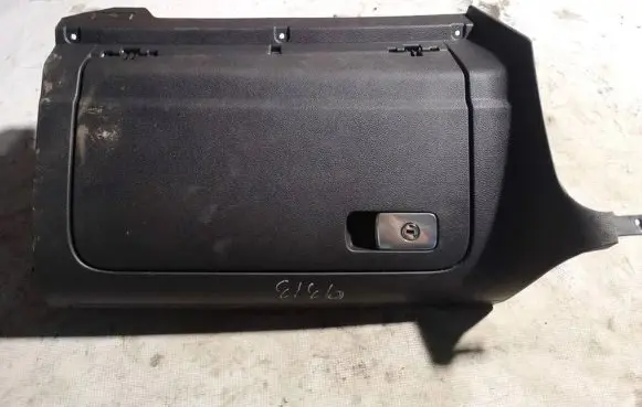 Glove box