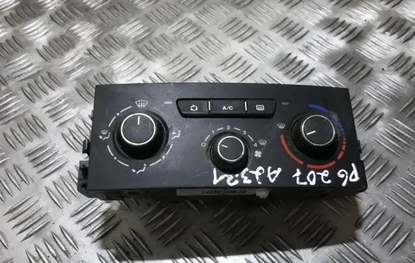 Peugeot 207 Climate control unit n1082250 e106595