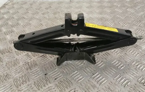 Toyota Corolla Verso AR10 Lift Jack 091110F020