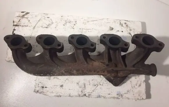 Volvo V70 Exhaust manifold 8642826