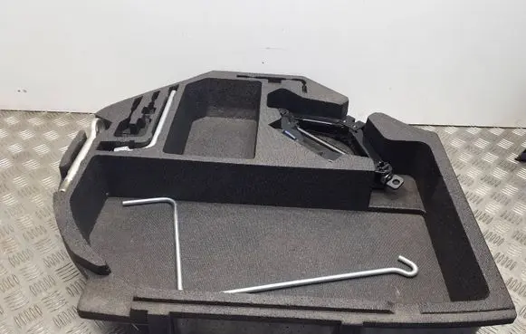 Subaru Impreza III Tool set 