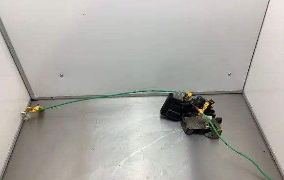 BMW 7 E38 Rear door lock 