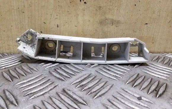 Ford Focus Front bumper mounting bracket BM5117D959A