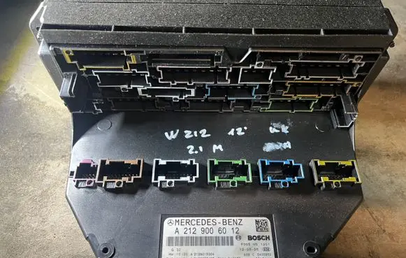 Mercedes-Benz E W212 SAM control unit A2129006012 2129006012