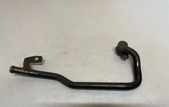 Volkswagen PASSAT B8 Engine coolant pipe/hose 04L121065AJ