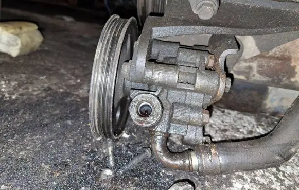 Chrysler Grand Voyager IV Power steering pump