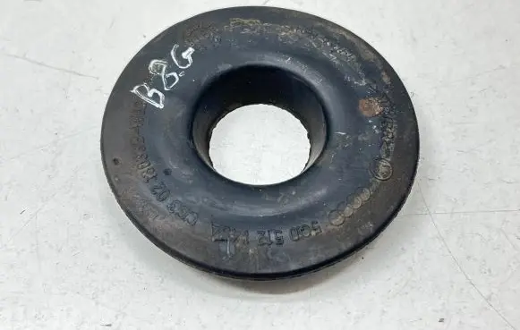 Volkswagen PASSAT B8 Rear coil spring rubber mount 5Q0512149A