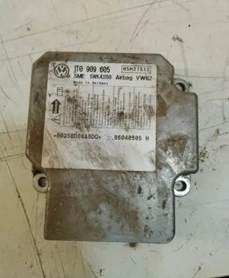 Volkswagen Touran I Airbag control unit/module 1T0909605 5WK43150 05H21S12