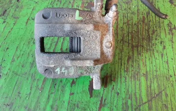 Mercedes-Benz A W168 Front brake caliper