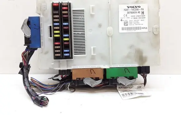 Volvo V70 Fuse module 7G9T14C256FA 30765624AE