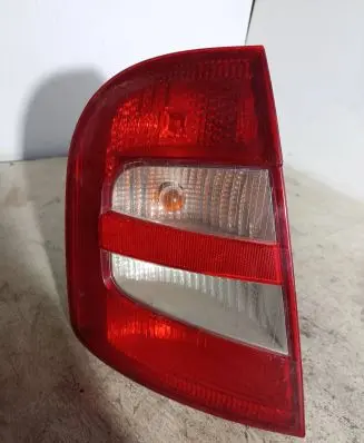 Skoda Fabia Mk1 (6Y) Rear/tail lights 6Y6945095B 6Y6945111B