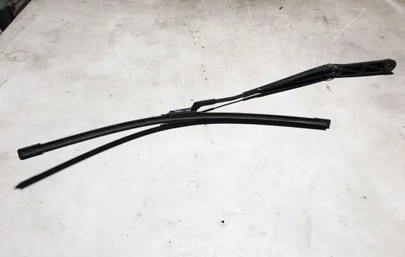 Volkswagen PASSAT B7 Front wiper blade arm 3AB955409