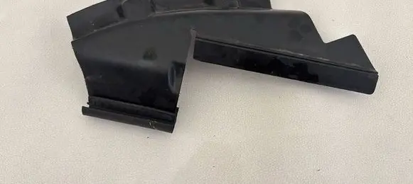 Aston Martin DB11 Intercooler air guide/duct channel HY53-8B410-AC