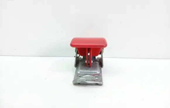 Volvo S40, V40 Engine bonnet (hood) release handle