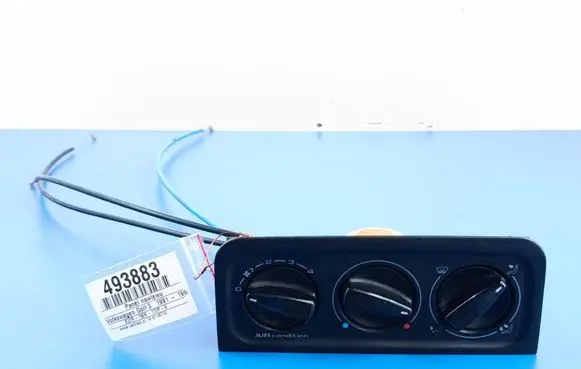 Volkswagen Golf III Climate control unit 1H0819045A