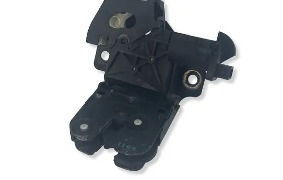 Audi A6 S6 C6 4F Tailgate/trunk/boot lock/catch/latch 8P4827505C