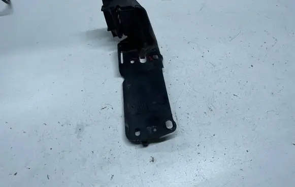 BMW X1 E84 Radiator mount bracket 23781010 51647117 H260BD