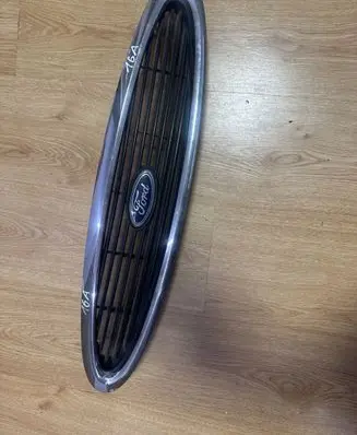 Ford Mondeo MK II Front bumper upper radiator grill 96BG8200 96BG8A133