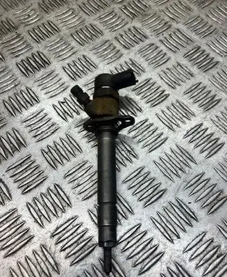 Volvo S60 Fuel injector 8658352