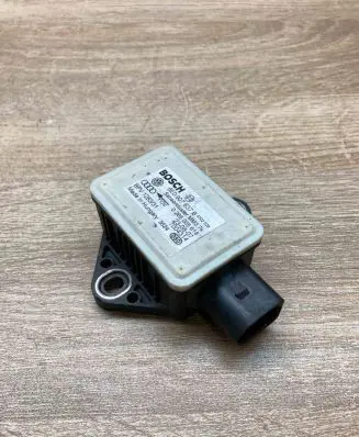 Audi A6 S6 C6 4F ESP acceleration yaw rate sensor 8E0907637B 0265005618