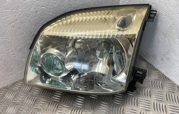 Nissan X-Trail T30 Headlight/headlamp