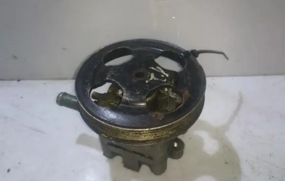 Mazda 626 Power steering pump