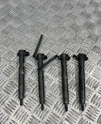 Mercedes-Benz C W204 Fuel injectors set A6510700587