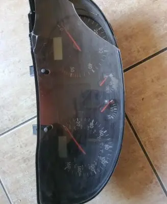 Volkswagen PASSAT B5 Speedometer (instrument cluster) 3B1919910C