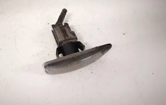 Volvo V70 Front fender indicator light